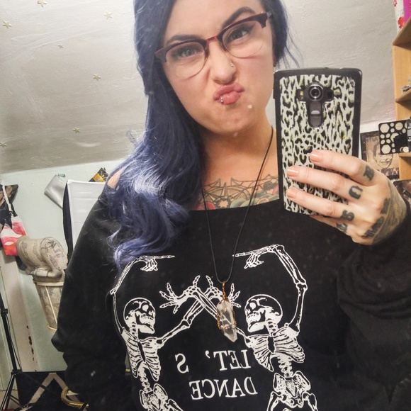 Trailer Park Queen - Picture 3 of 8